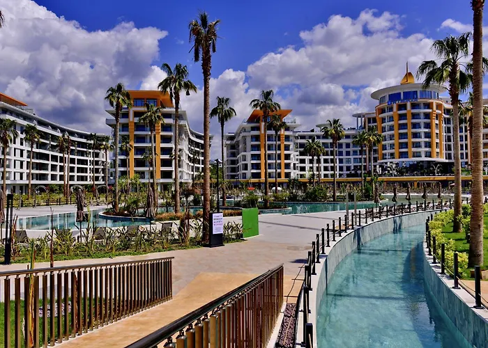 Azura World Otel