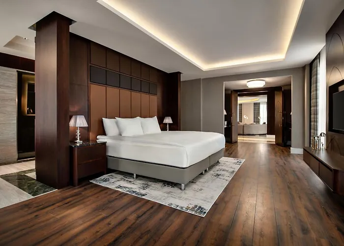 Otel Azura World
