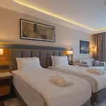 Azura World Hotel 5*