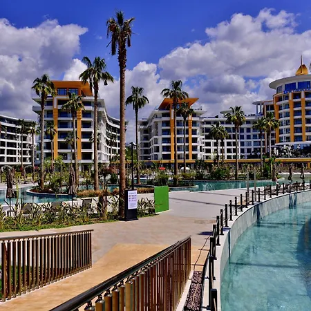 Azura World Hotel