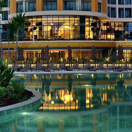 Wyndham Hotel *