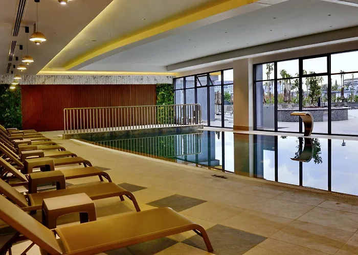 Отель Azura World