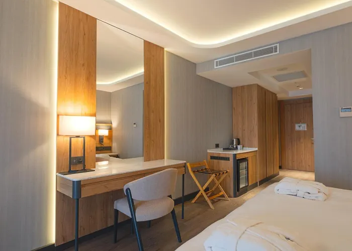 Hotel Azura World 5*
