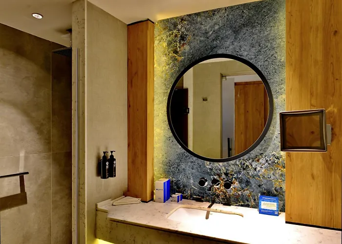 Hotel Azura World