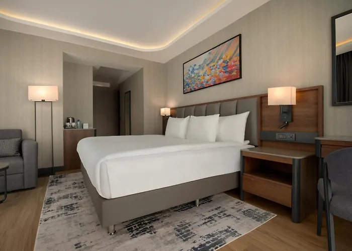 Azura World Hotel