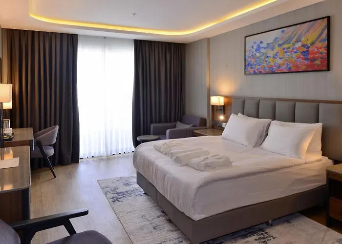 Отель Azura World